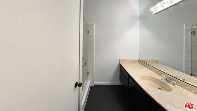 Building Photo - 1134 Alta Loma Rd