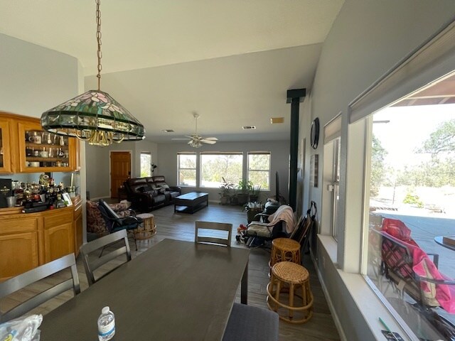 Building Photo - 41508 Roaring River Ct