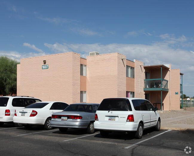 Building Photo - Greenview Apartments