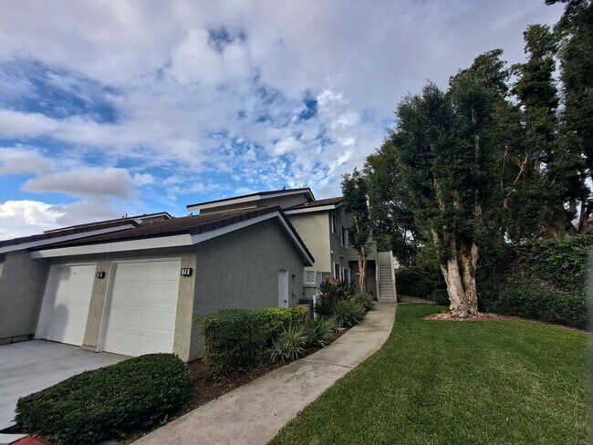 Foto del edificio - $500 OFF FIRST MONTH-2Bd 2Ba Upper Level C...