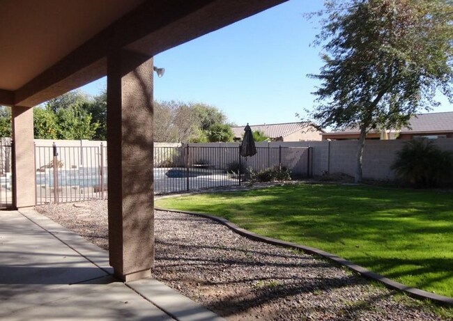 Foto del edificio - 5335 W Gwen St