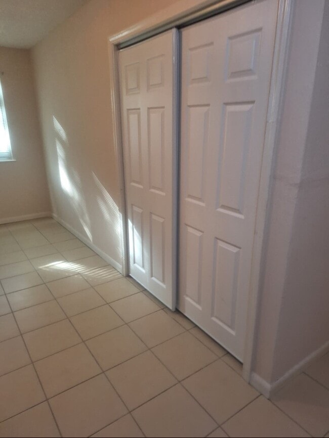 Building Photo - 2133 Shiveley Cir