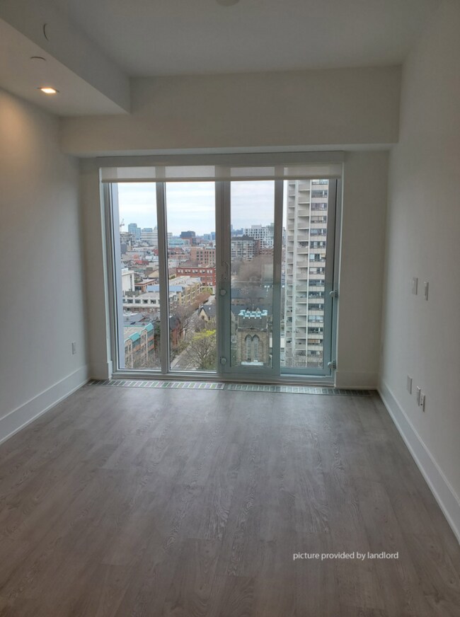Photo du bâtiment - FORM, a boutique condominium on McCaul