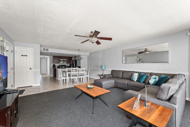 Building Photo - 2745 N Poinciana Blvd