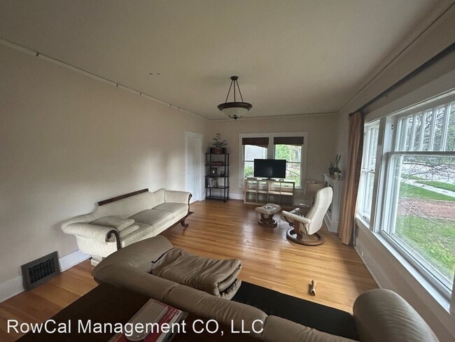 Building Photo - 4 br, 2 bath House - 1304 N. Tejon Street