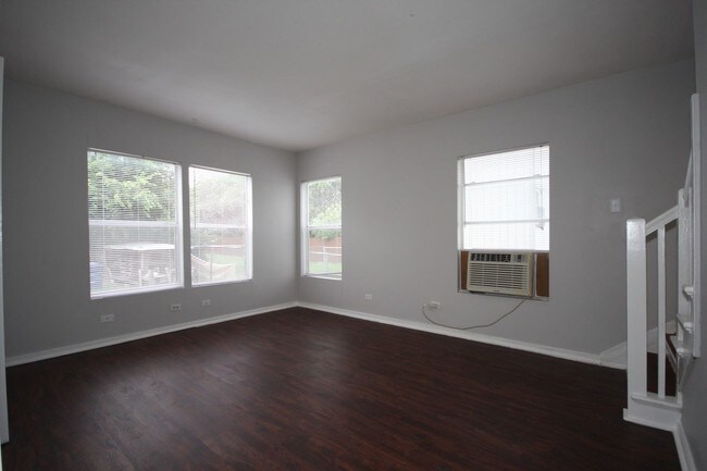 Building Photo - 430 Natalen Ave