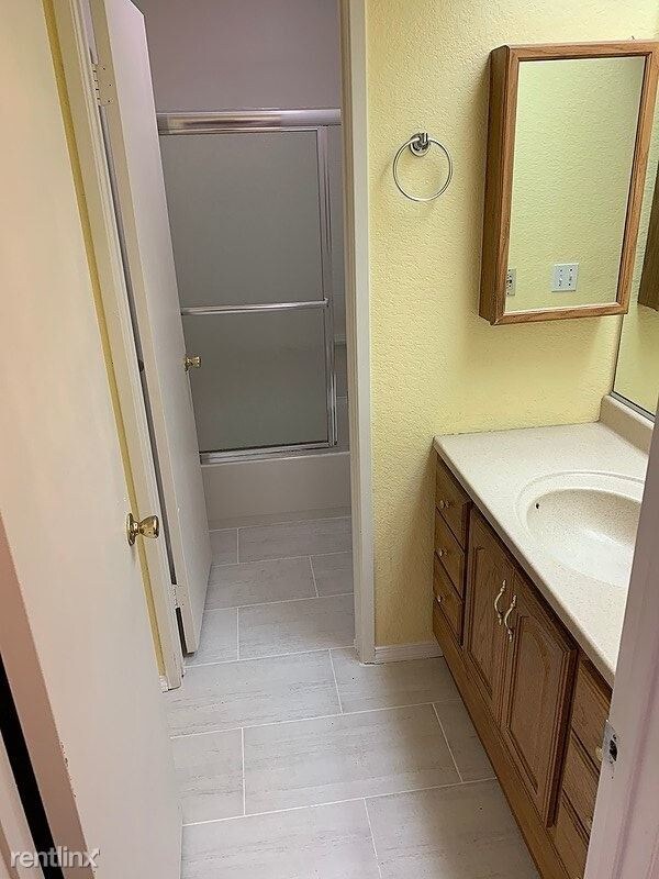 Building Photo - 2 br, 1 bath Apartment - 26166 Los Viveros B