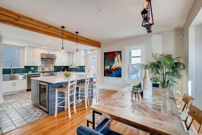 Foto del edificio - Lavish Abode in The Highlands! Supreme Loc...