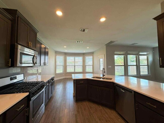 Building Photo - 8020 Annalise Dr