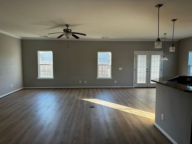 Building Photo - 220 Standing Pine Cir