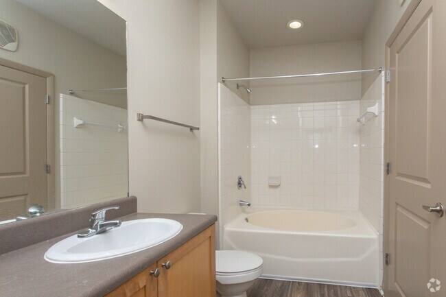2HAB, 2BA - 1005 ft² - Mechanicsville Family Apartments