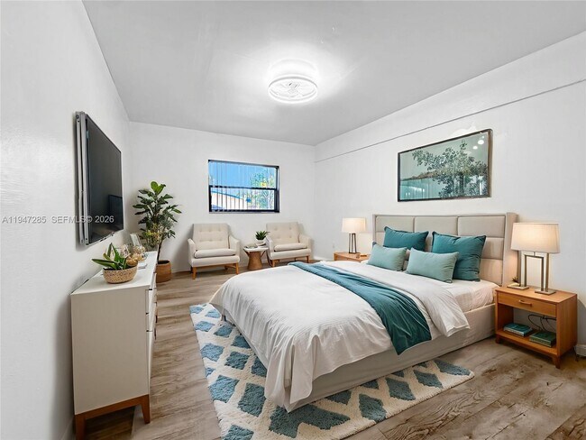 Foto del edificio - 883 SW 10th St