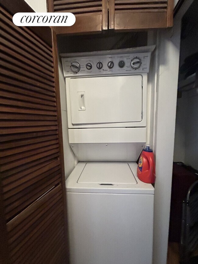 Foto del edificio - 413 E 85th St