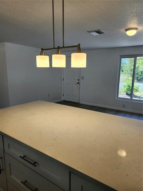 Foto del edificio - 442 Crystal Ave NW