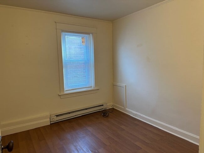 Building Photo - 410 Radnor St