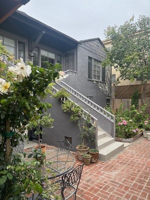 Building Photo - 822 7th St