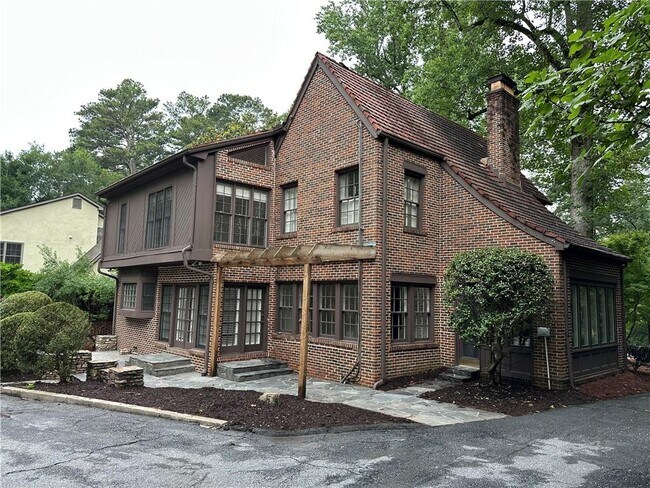 Foto del edificio - 935 Stovall Blvd NE