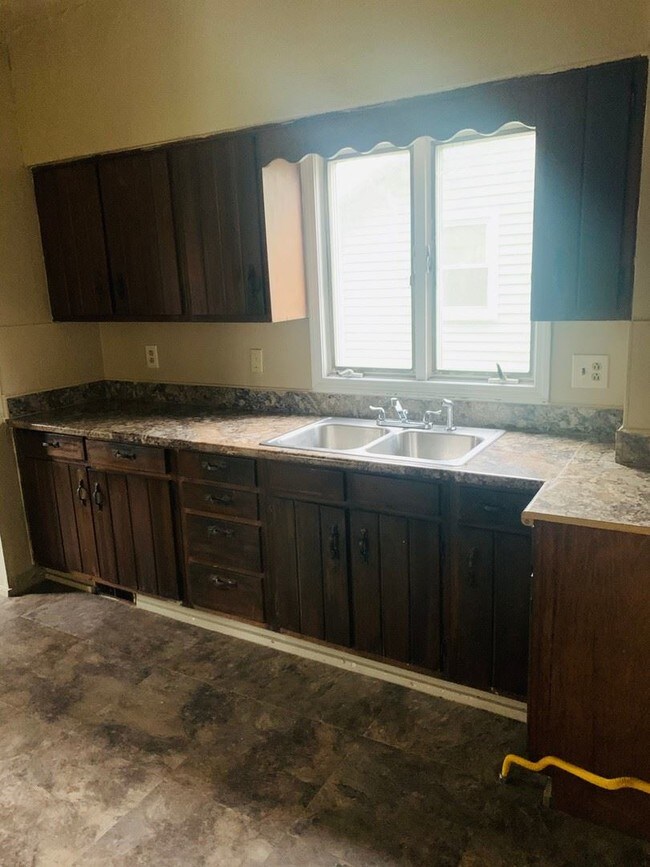 Foto del edificio - 3 br, 1 bath House - 1108 Cunningham Avenue
