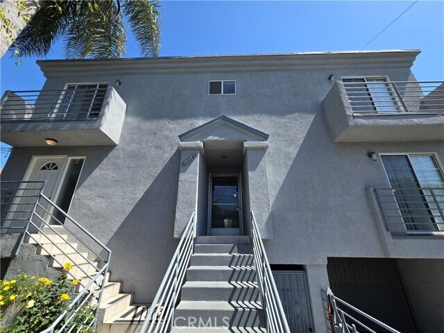 Foto del edificio - 1054 Harrison Ave