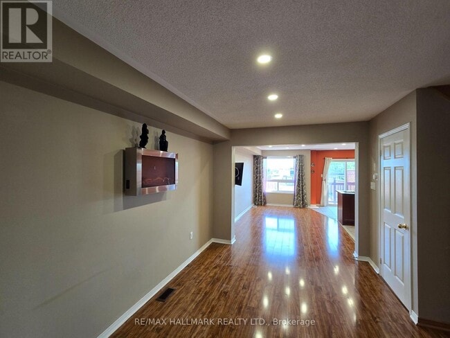 Building Photo - 104 Oceanpearl Crescent