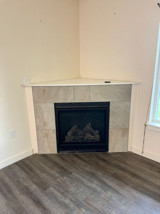 Foto del edificio - 410 Flower St