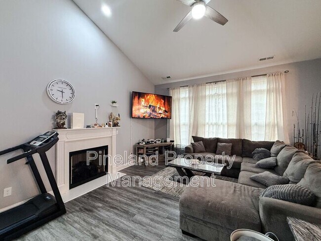 Foto del edificio - 7019 Laurinburg Rd