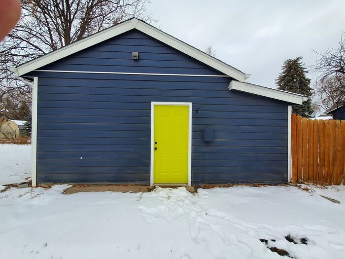 Primary Photo - 650 W 10th St