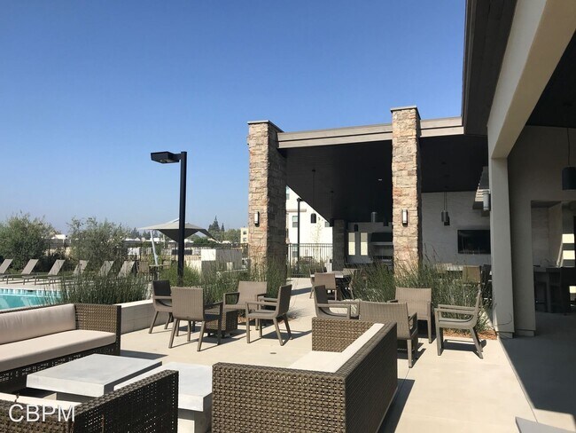 Building Photo - 3 br, 2.5 bath House - 19513 Herringbone D...