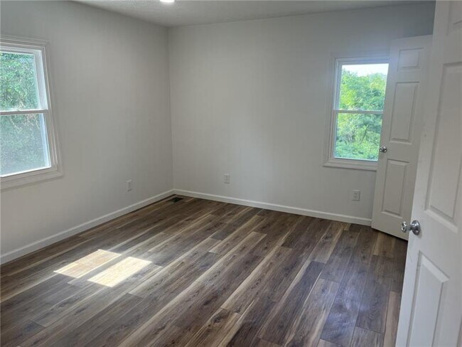Building Photo - 125 Enger Ave