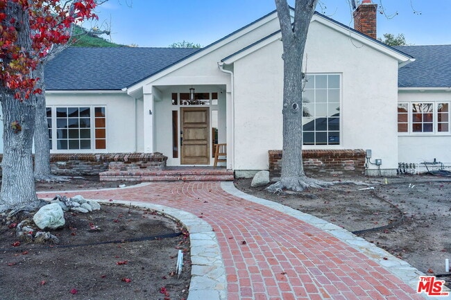 Foto del edificio - 17620 Camino De Yatasto