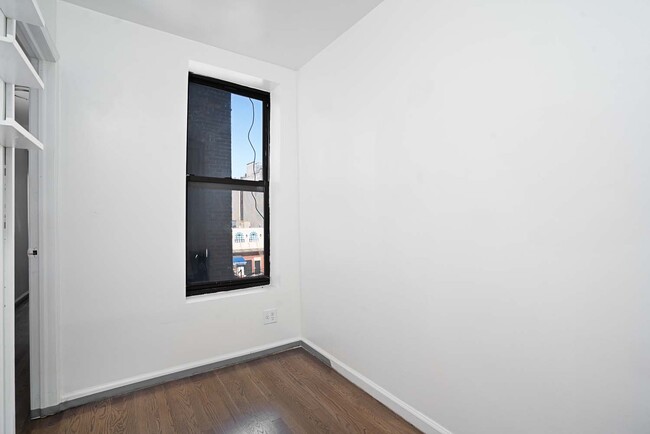 Foto del edificio - 124 E 116th St