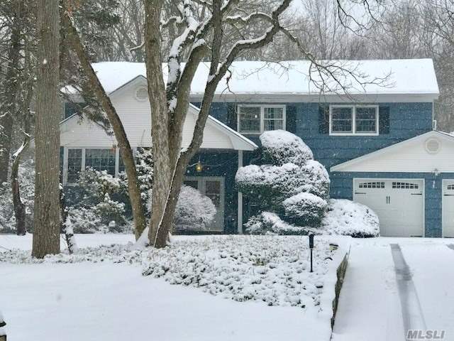 Primary Photo - 19 Wintergreen Dr