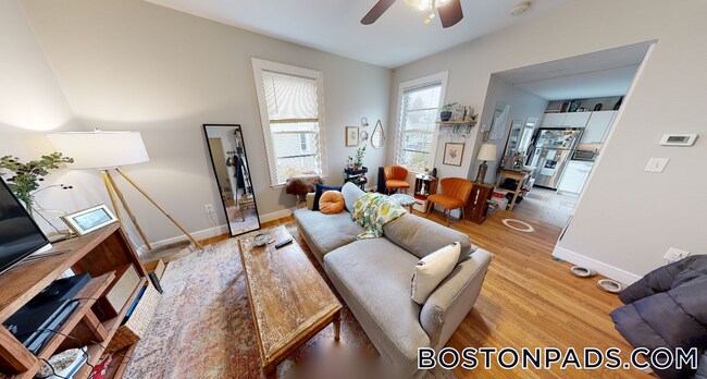 Building Photo - 13 Pleasant St