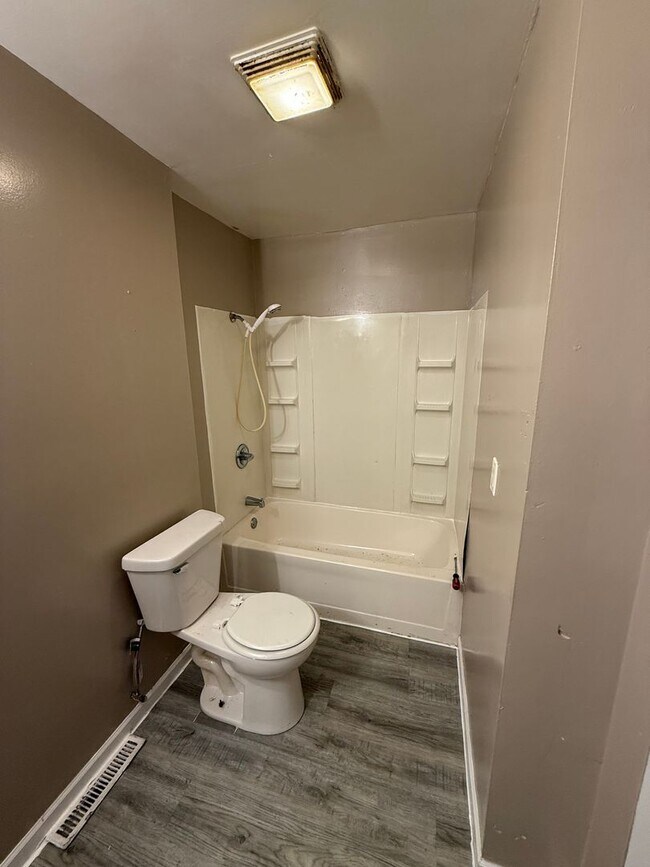 Foto del edificio - 3 BR/2 BA home on historic west end!
