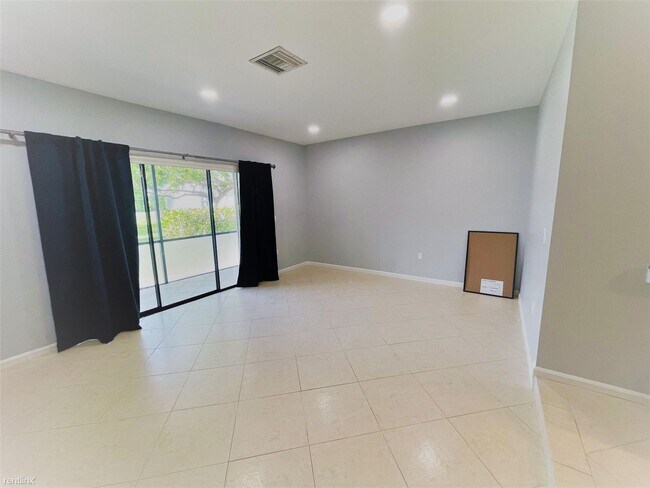 Building Photo - 1 br, 1 bath House - 2605 Lowson Blvd # Cc