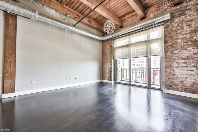 Building Photo - 1 br, 1 bath Condo - 770 W Gladys Ave Apt 407