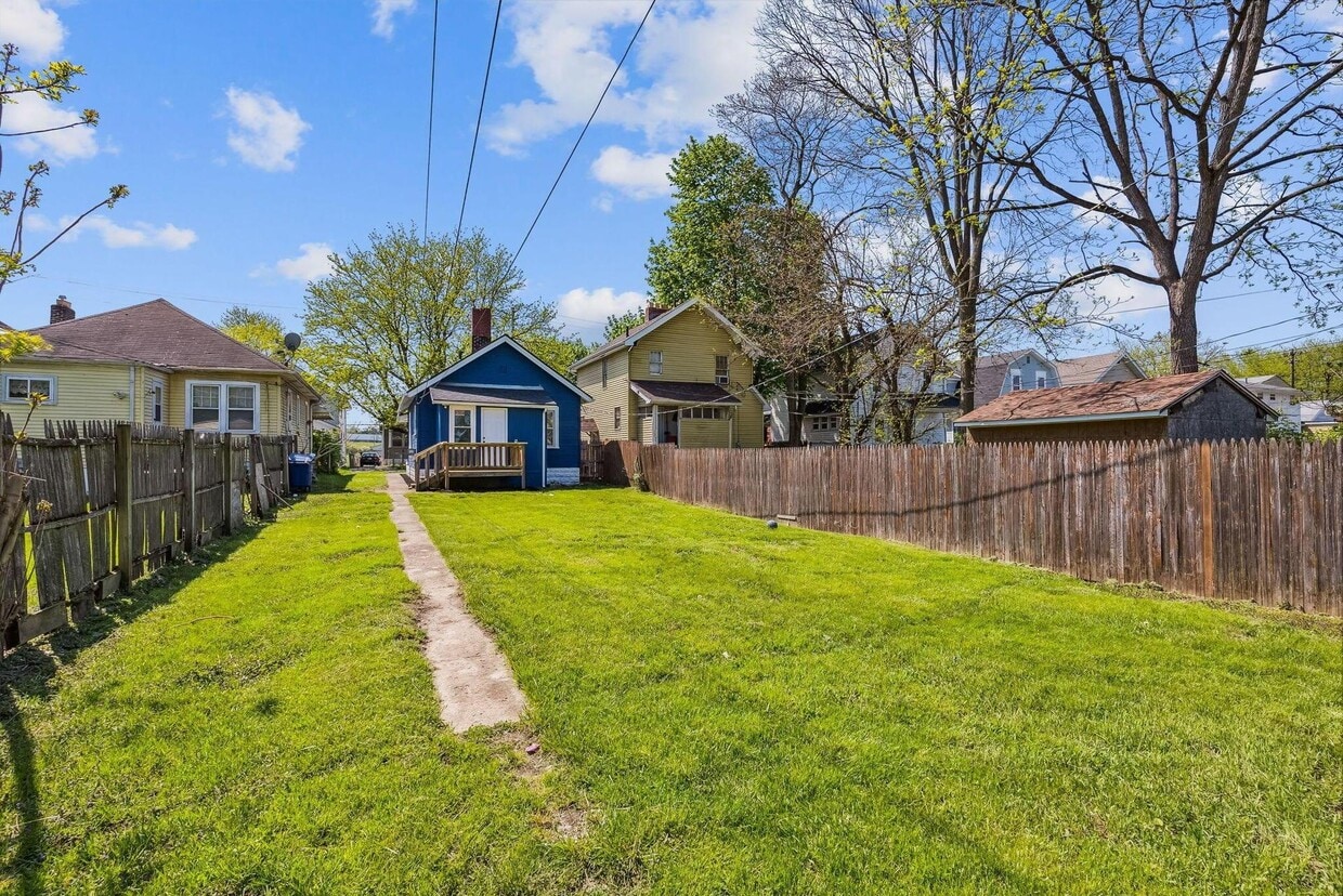 Primary Photo - 60 Schultz Ave