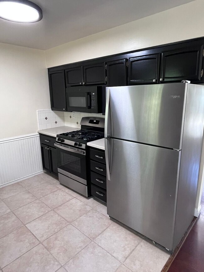 Foto del edificio - BEAUTIFUL UPDATED HOME IN EAST SAC!!