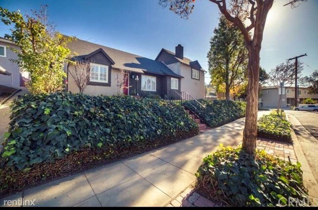 Building Photo - 2412 Avondale Dr