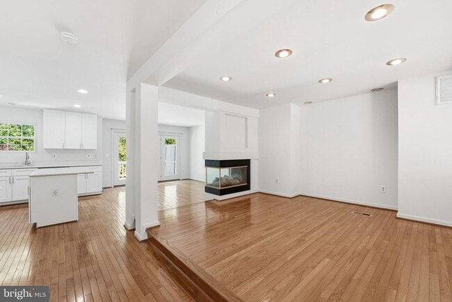 Foto del edificio - 2709 Baronhurst Dr