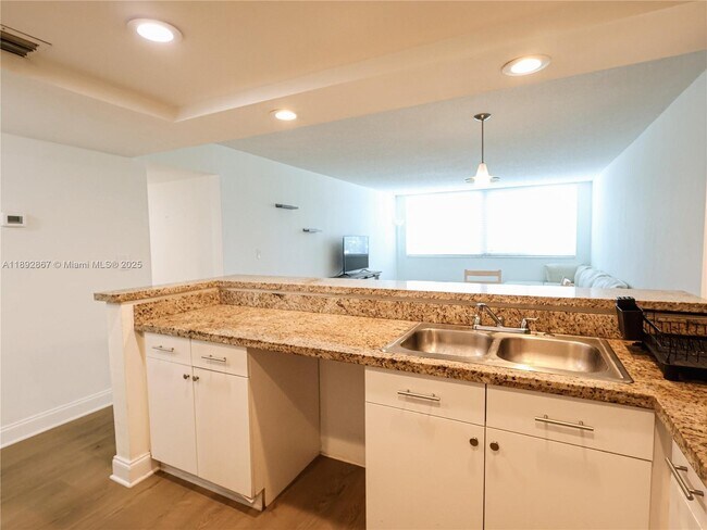 Foto del edificio - 9125 SW 77th Ave
