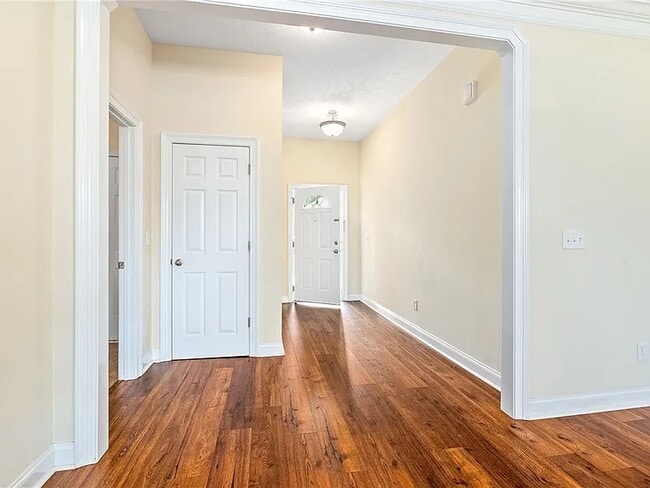 Building Photo - 1317 Tulip Ct