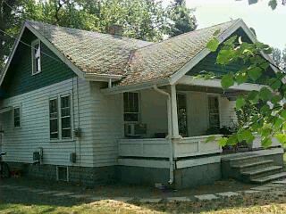 Primary Photo - 2826 Courtlandt Ave