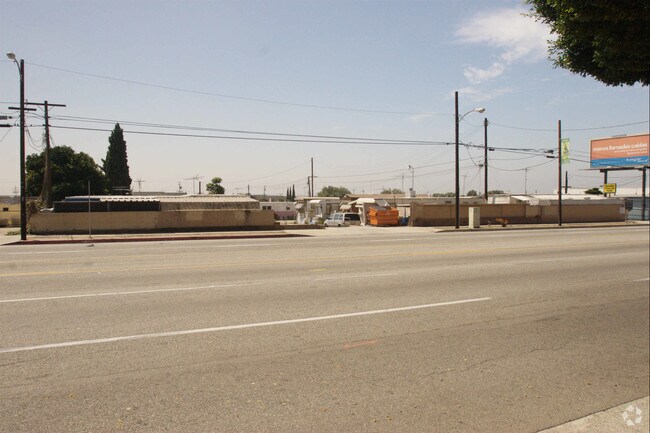 Building Photo - El Gardena Park