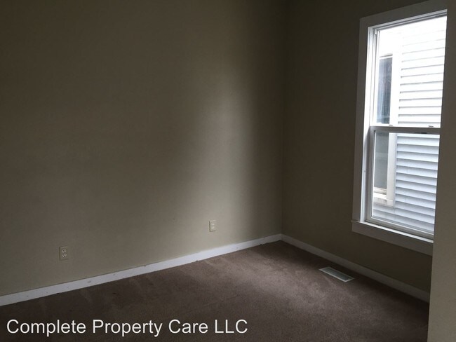 Building Photo - 4 br, 2 bath House - 601 W Main St.