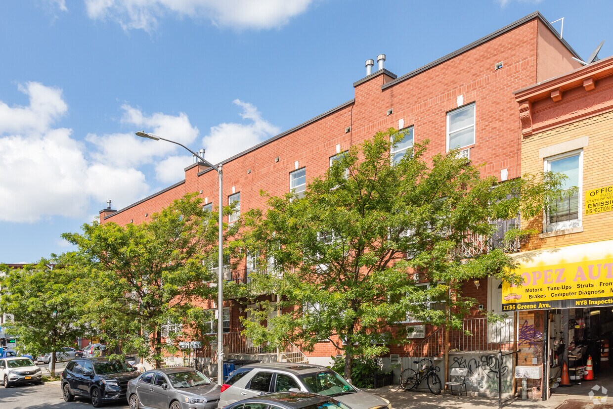 Foto del edificio - 1125-1133 Greene Ave