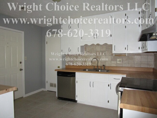 Photo - 804 Navajo Ct SE House