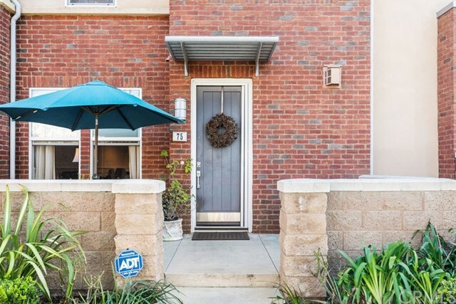 Foto del edificio - 75 Brownstone Way