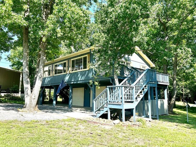 Foto del edificio - 131 Southwood Shrs Dr