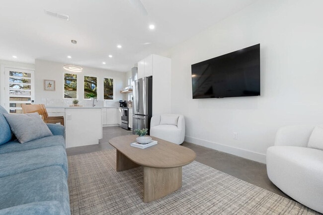 Building Photo - 2A Sanchez Cove